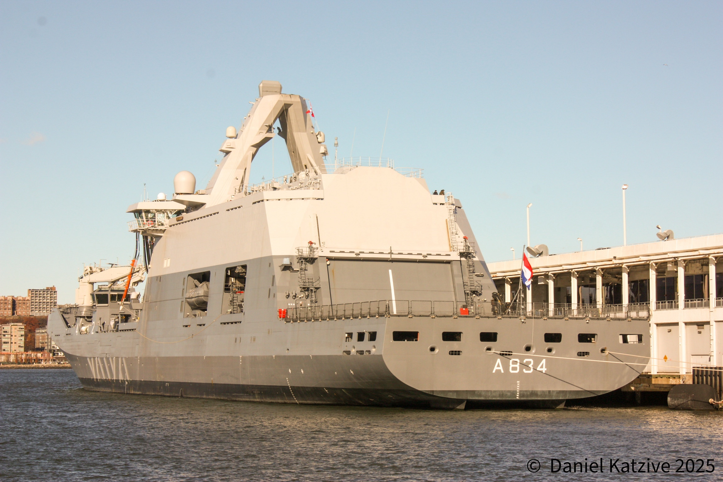 hrk　　　　　　　　　　　　　　　　　　SHIPS×Miret Dutch on the North River – North River Notes